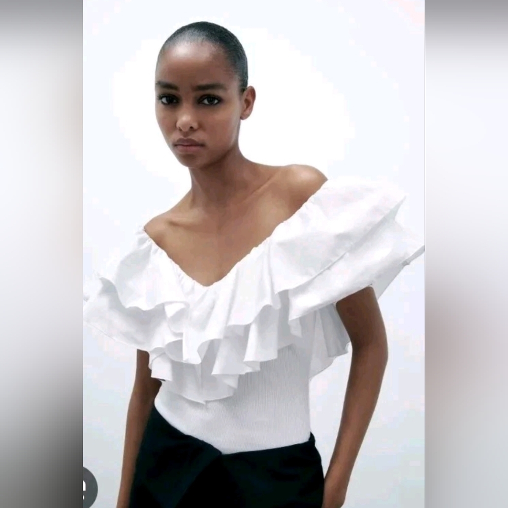 NWT Zara Heavenly White Ruffled Off-Shoulder Blouse Body Suit. Sz- S